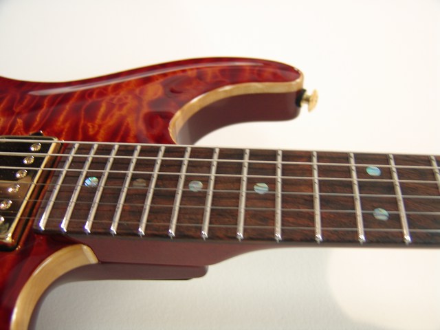 Suhr-Carve-Arch-Top-Standard-NAMM-2006-4.jpg (640x480 -- 0 bytes)