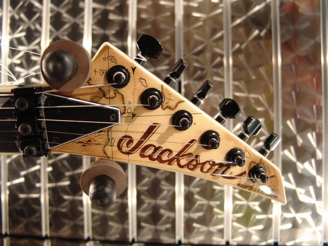 NAMM-%20028.jpg (640x480 -- 0 bytes)